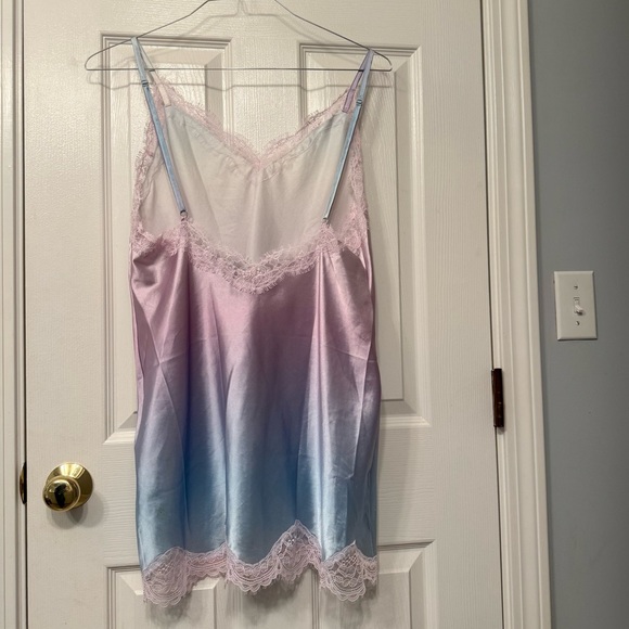 NWOT 🤍 Victorias Secret 🩵 Low Back Satin Slip Pastel Sky Ombre 💜 size L/G - Picture 5 of 9